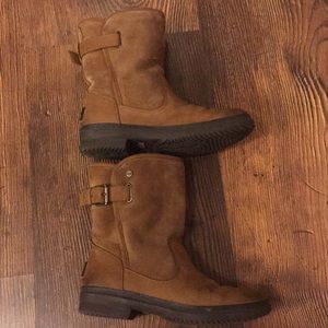 Snuggly size 7 Ugg boots